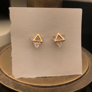 🔼 triangle stud earrings! 🔽 GOLD AND SPARKLY 🔼